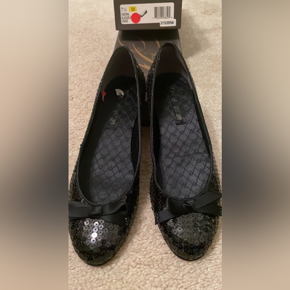 Enzo Angiolini ballerina style all sequence black shoes 7 1/2